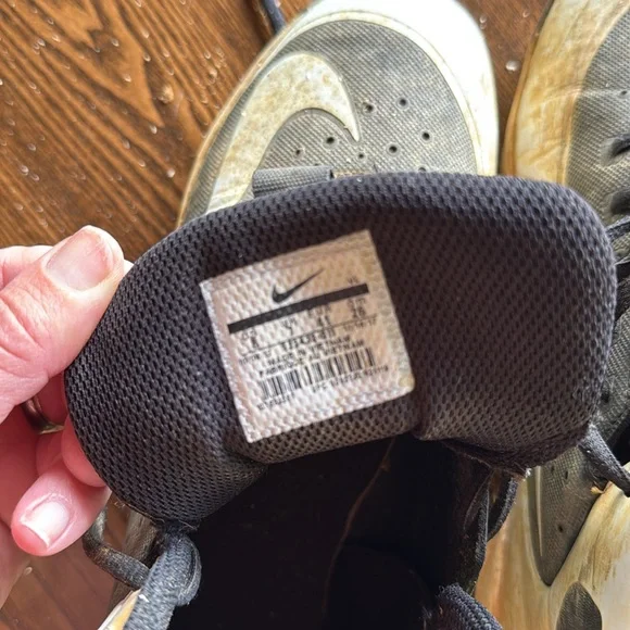 Nike Black and White High-Top Cleats - Picture 3 of 6